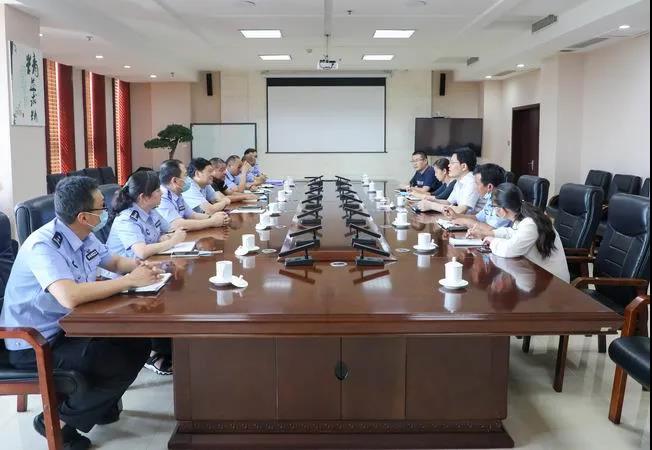 焦作市公安局副局长牛三群带队来龙佰集团走访座谈