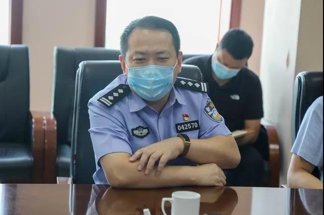 焦作市公安局副局长牛三群带队来龙佰集团走访座谈